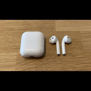 AirPods